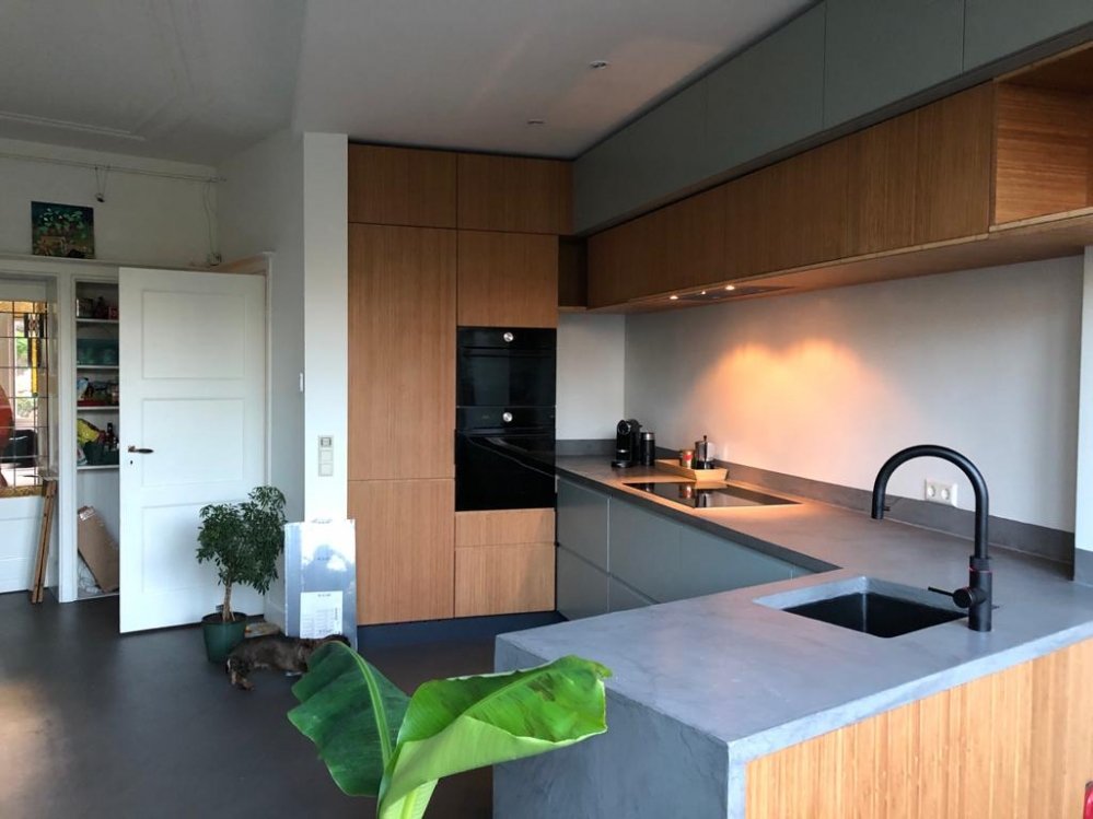 Rijswijk-keukenblad-betonlook-betonsire-hout-keuken-den-haag-architect